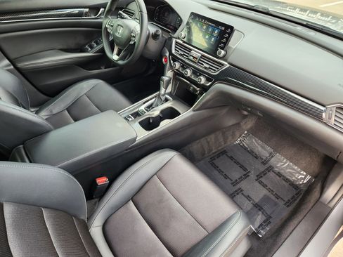 Used 2019 Honda Accord Sport image 18