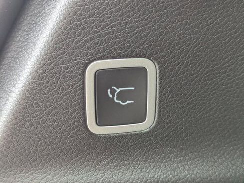 New 2026 Chrysler Pacifica Limited w/ S Appearance Package image 13