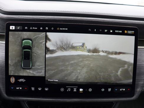 Used 2022 Rivian R1T Adventure image 35