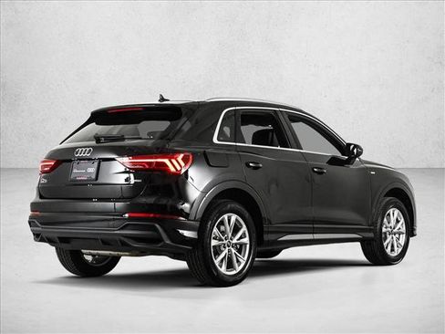 Certified 2025 Audi Q3 2.0T Premium w/ Convenience Package image 5