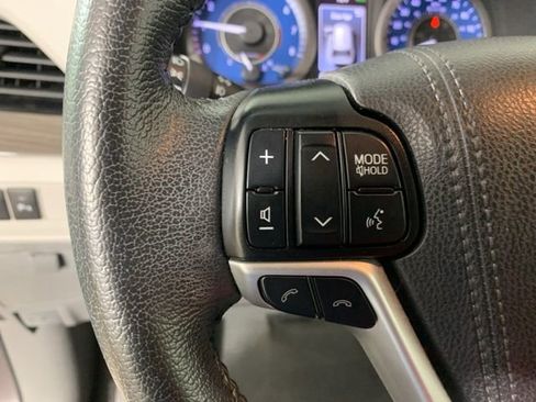 Used 2020 Toyota Sienna XLE Premium AWD/4WD image 21