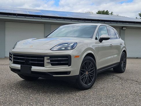 Certified 2024 Porsche Cayenne AWD/4WD image 1