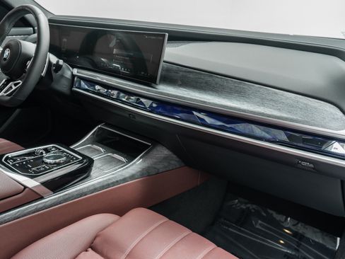Used 2024 BMW 760i xDrive w/ Executive Package AWD/4WD image 14
