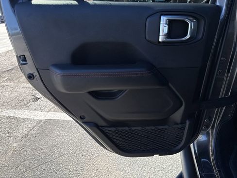 Used 2024 Jeep Gladiator Rubicon image 22