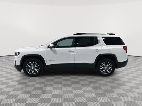 Used 2023 GMC Acadia SLT image 2