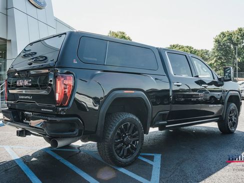 Used 2021 GMC Sierra 2500 Denali w/ Denali Black Diamond Edition AWD/4WD image 6