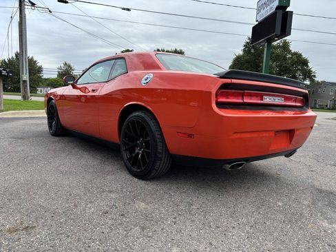 Used 2008 Dodge Challenger SRT8 RWD image 3