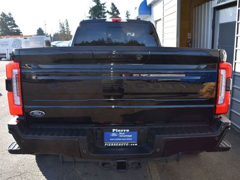 Certified 2025 Ford F450 Platinum w/ FX4 Off-Road Package image 9