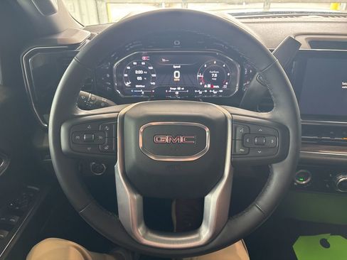 Used 2024 GMC Sierra 1500 Elevation AWD/4WD image 9
