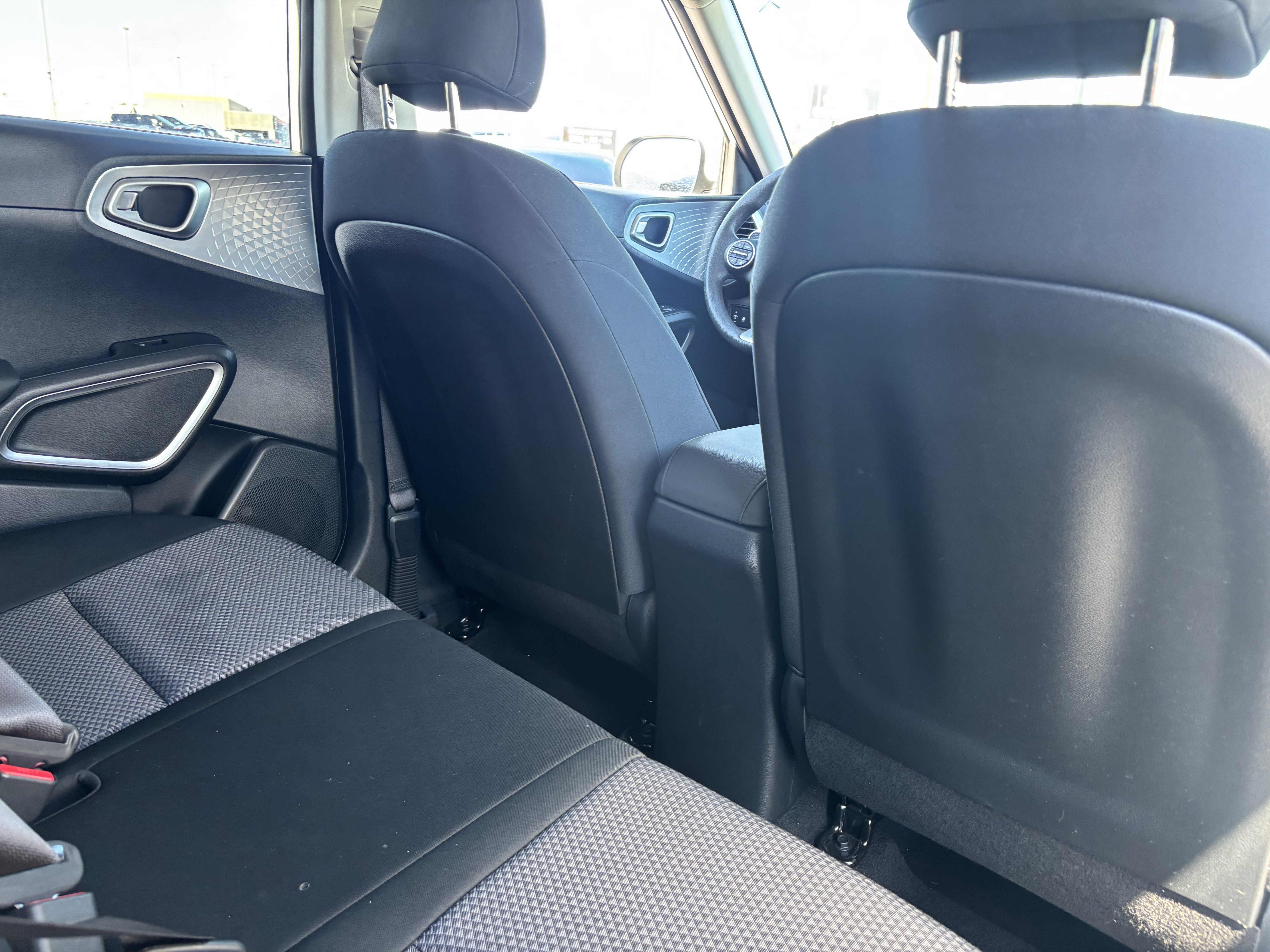 Certified 2025 Kia Soul LX w/ LX Technology Package FWD image 11