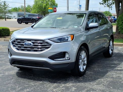Used 2024 Ford Edge Titanium AWD/4WD image 3
