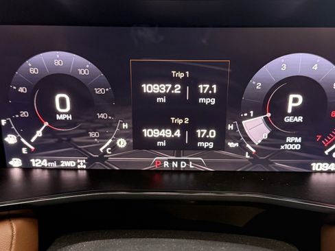 Used 2025 GMC Canyon AT4 w/ AT4 Premium Package image 10