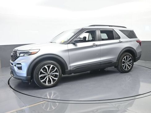 Used 2023 Ford Explorer ST AWD/4WD image 2