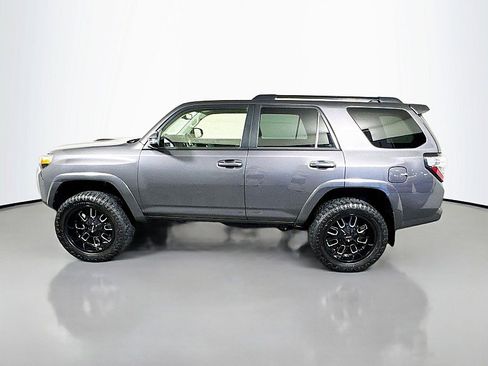 Used 2021 Toyota 4Runner TRD Off-Road Premium AWD/4WD image 4