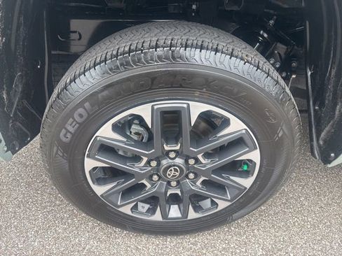 Used 2026 Toyota Tundra Limited AWD/4WD image 15