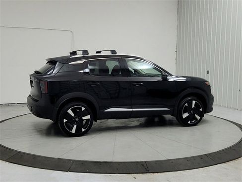 New 2026 Nissan Kicks SR image 8