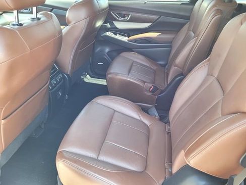 Used 2019 Subaru Ascent Touring AWD/4WD image 13
