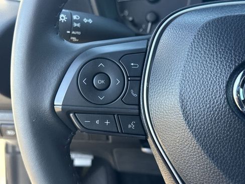 Certified 2025 Toyota Corolla SE image 27