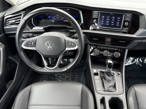 Used 2024 Volkswagen Jetta SE FWD image 19