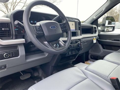 New 2024 Ford F550 4x4 Regular Cab Super Duty image 6