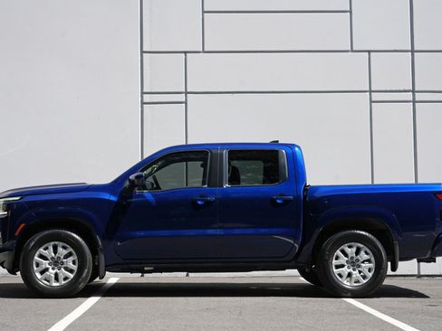 Used 2023 Nissan Frontier SV w/ SV Premium Package RWD image 8