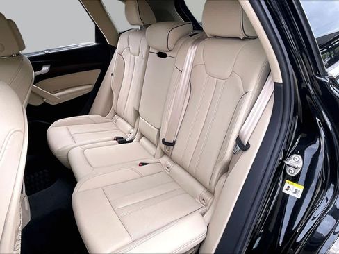 Used 2022 Audi Q5 e Premium Plus AWD/4WD image 21