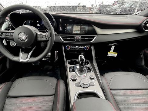 New 2025 Alfa Romeo Giulia AWD w/ Driving Assist Package image 4