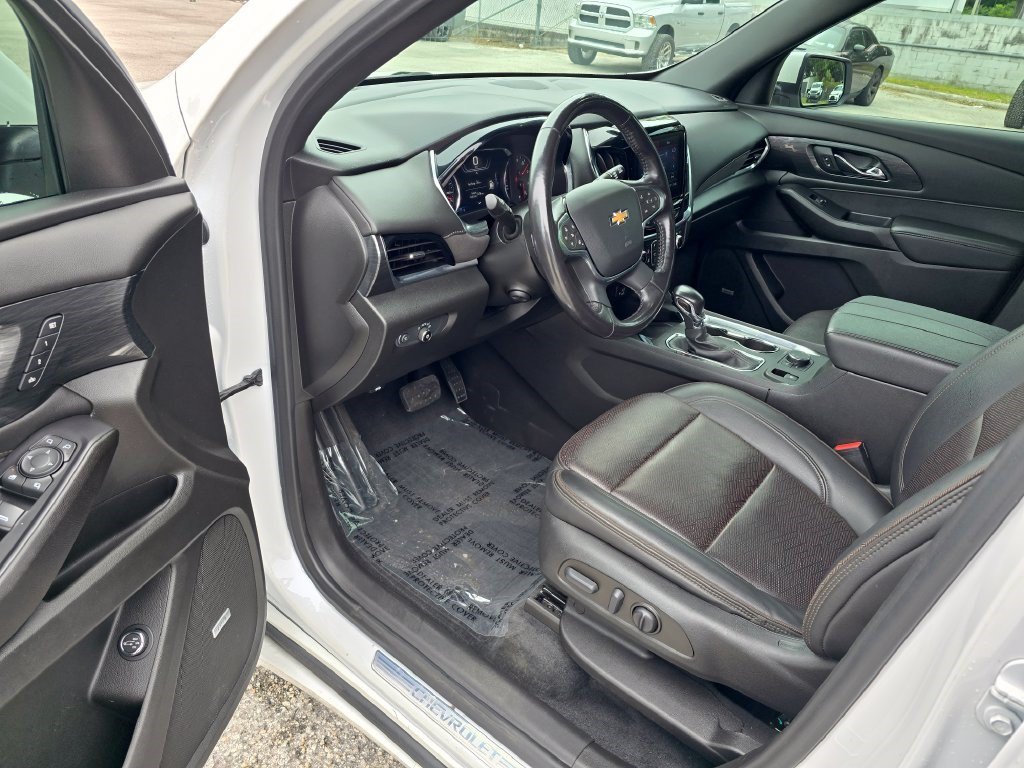 Used 2022 Chevrolet Traverse High Country FWD image 16