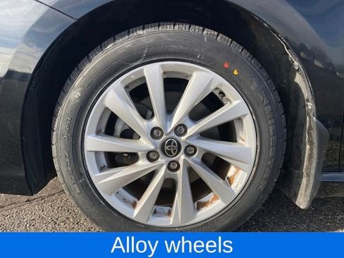 Used 2021 Toyota Camry SE image 19