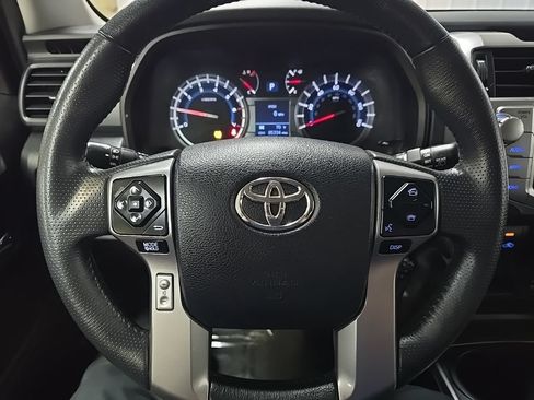 Used 2019 Toyota 4Runner SR5 AWD/4WD image 22