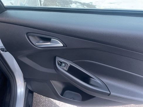 Used 2018 Ford Focus SE image 18