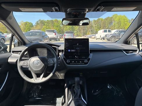 Used 2025 Toyota Corolla SE w/ SE Premium Package image 12