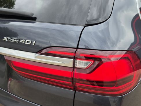 Used 2022 BMW X7 xDrive40i w/ Premium Package AWD/4WD image 9