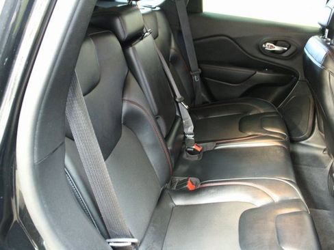 Used 2022 Jeep Cherokee Trailhawk w/ Trailer Tow Group image 9