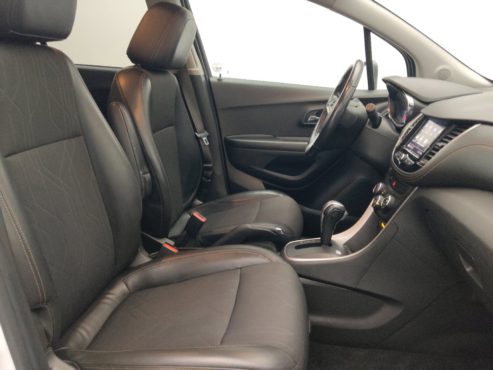 Used 2021 Chevrolet Trax LT w/ Driver Confidence Package FWD image 21