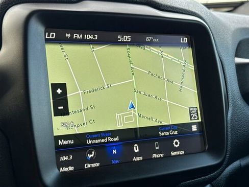 Used 2022 Jeep Renegade Latitude image 19