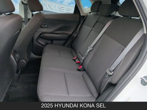 Used 2025 Hyundai Kona SEL image 16