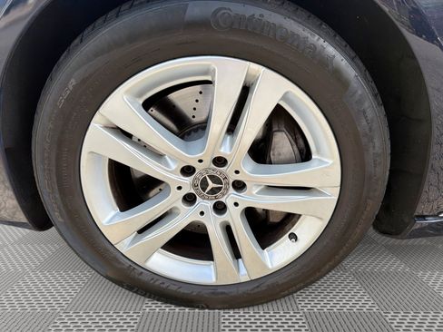 Used 2018 Mercedes-Benz S 560 4MATIC Sedan w/ Premium Package image 19