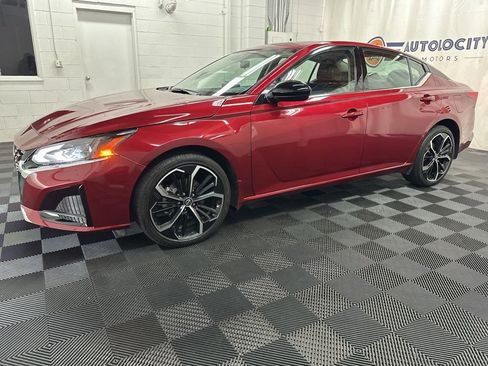 Used 2023 Nissan Altima 2.5 SR w/ SR Premium Package AWD/4WD image 5