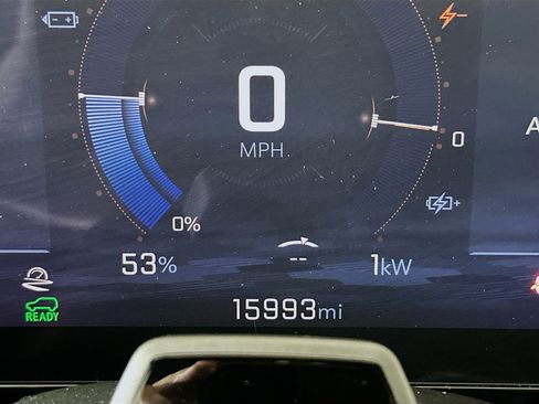 Used 2024 Chevrolet Equinox EV RS AWD/4WD image 18