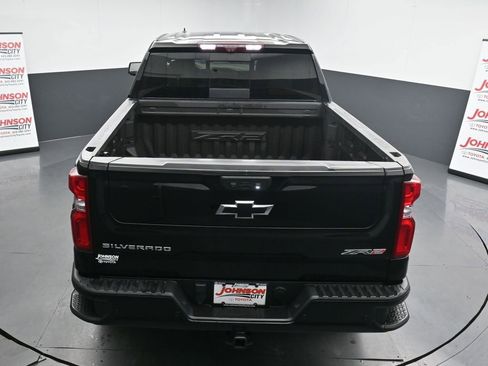 Used 2023 Chevrolet Silverado 1500 ZR2 w/ Technology Package image 27