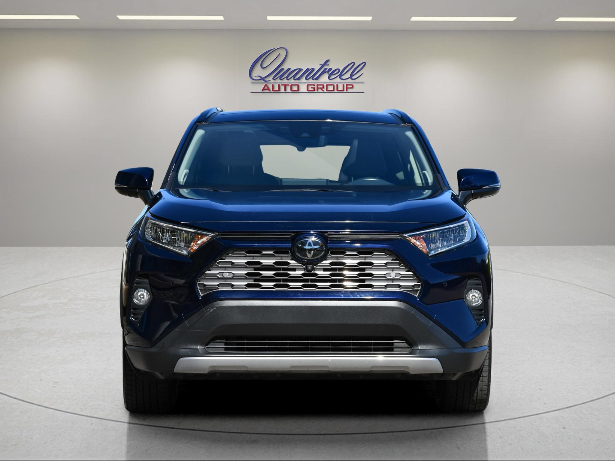 Used 2019 Toyota RAV4 Limited w/ Advanced Technology Package FWD image 9