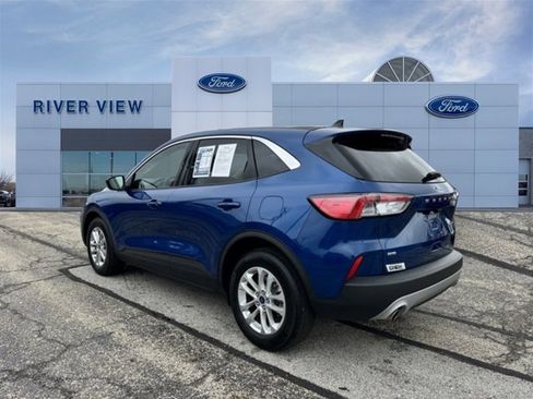 Used 2022 Ford Escape SE image 4