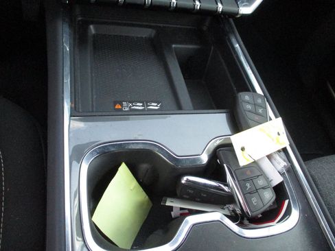 Used 2025 GMC Acadia Elevation image 16