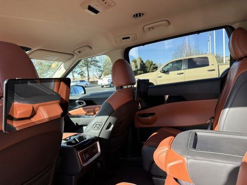 Used 2024 Kia Carnival SX image 15