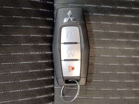 Used 2022 Mitsubishi Outlander ES FWD image 32