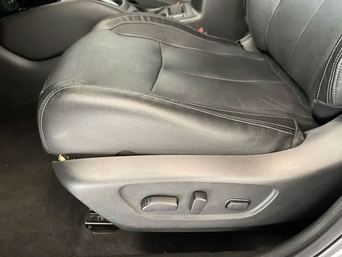 Used 2019 Nissan Rogue SL AWD/4WD image 12