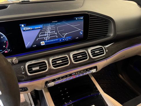 Used 2024 Mercedes-Benz GLS 63 AMG 4MATIC image 10