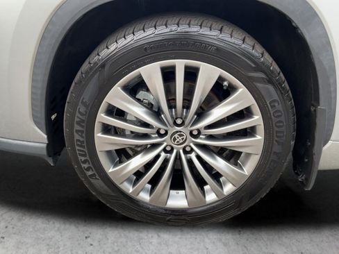 Used 2020 Toyota Highlander Platinum AWD/4WD image 26