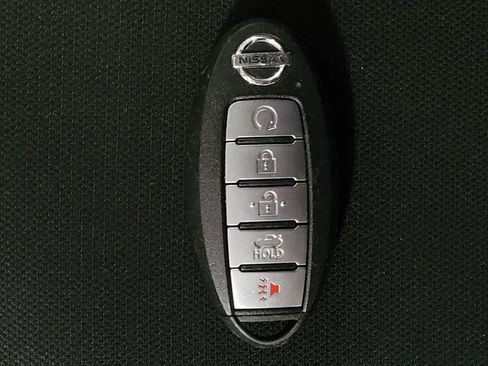Used 2023 Nissan Sentra SR w/ Midnight Edition Package FWD image 32